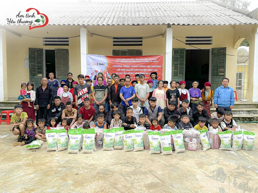 HÀNH TRÌNH YÊU THƯƠNG TẠI HAI HUYỆN BIÊN GIỚI TỈNH HÀ GIANG
